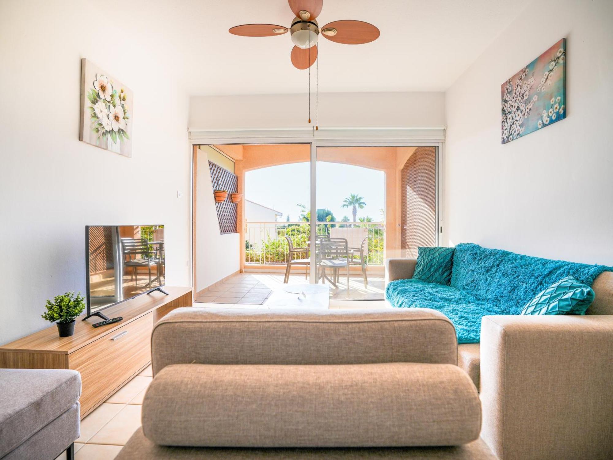 Resitour - Regina Gardens Apartment Paphos Exterior photo